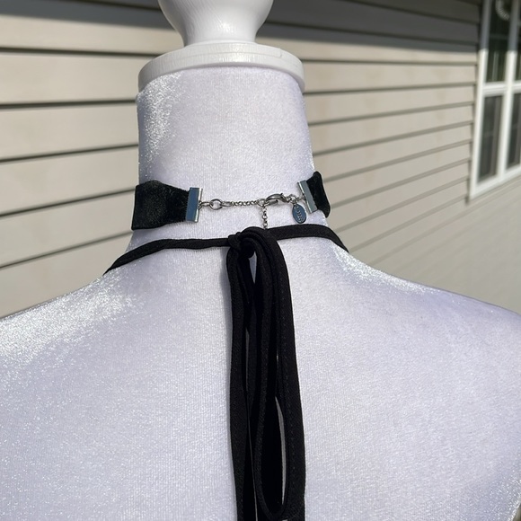 Gorgeous Halter Gown by Blondie Nites - Picture 15 of 17